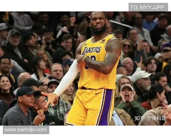 湖人击败快船,詹姆斯砍下一场大三双,王者归来 湖人击败快船,詹姆斯砍下一场大三双,王者归来